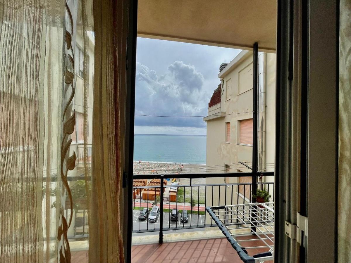Casa Conchiglia Villa Vado Ligure Exteriör bild